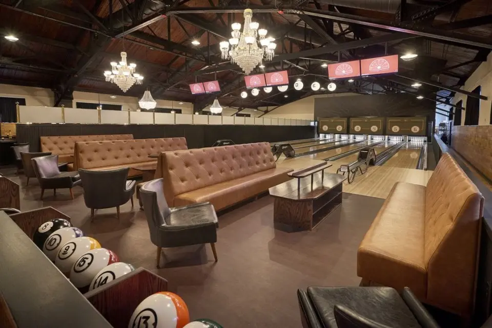 Centros de boliche con equipo nuevo US Bowling y pinsetters de hilos